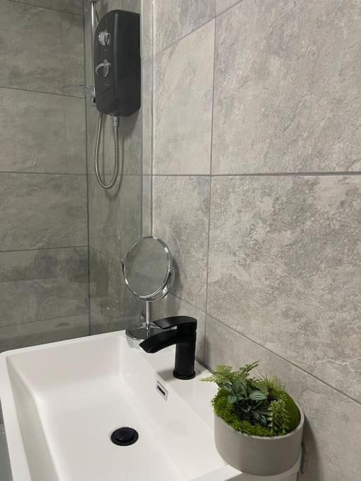 Modern 2 Bedroom City Apartment Glasgow Extérieur photo